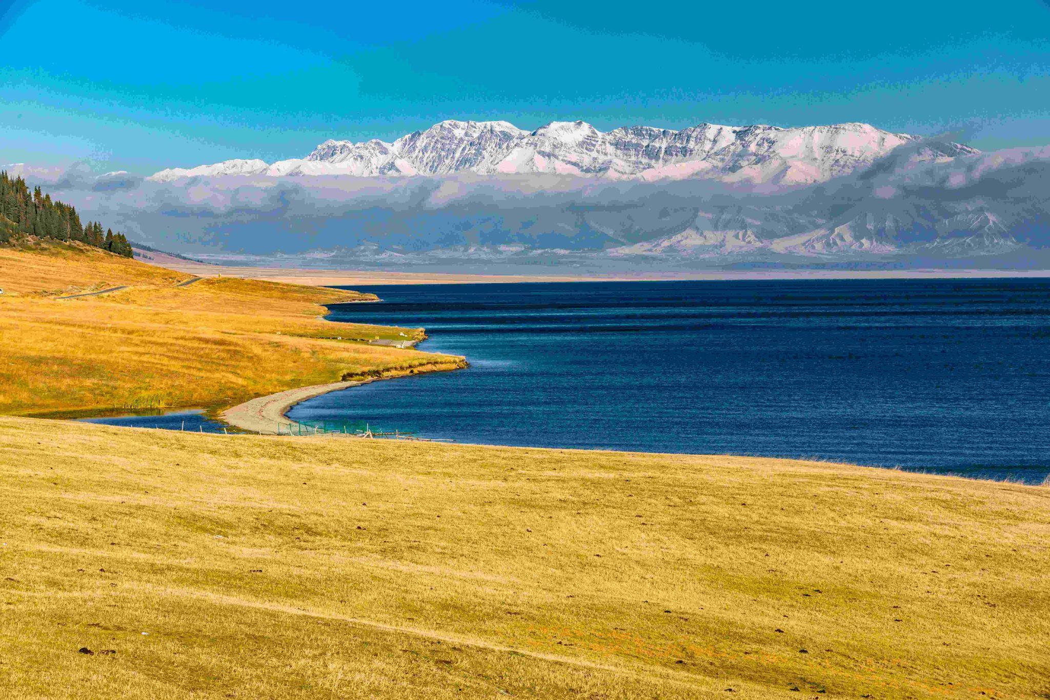 新疆絲綢之路背景