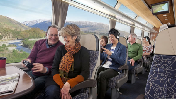 【南阿爾卑斯山號列車 TRANZALPINE】(約2.5小時)